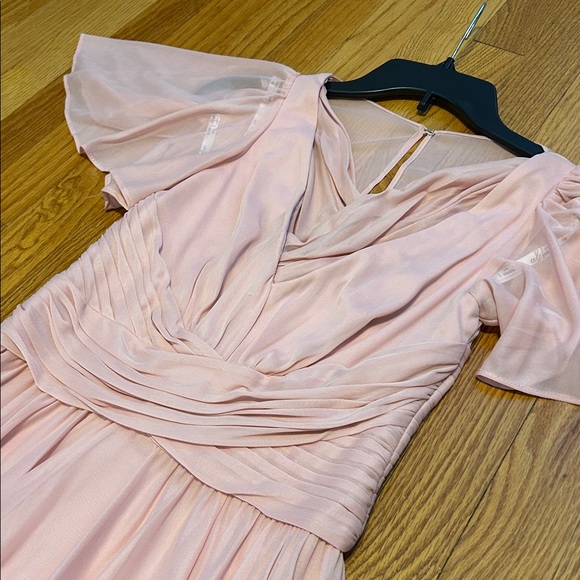 David’s Bridal - Elegant Pink Evening Gown - Chiffon - Picture 5 of 10